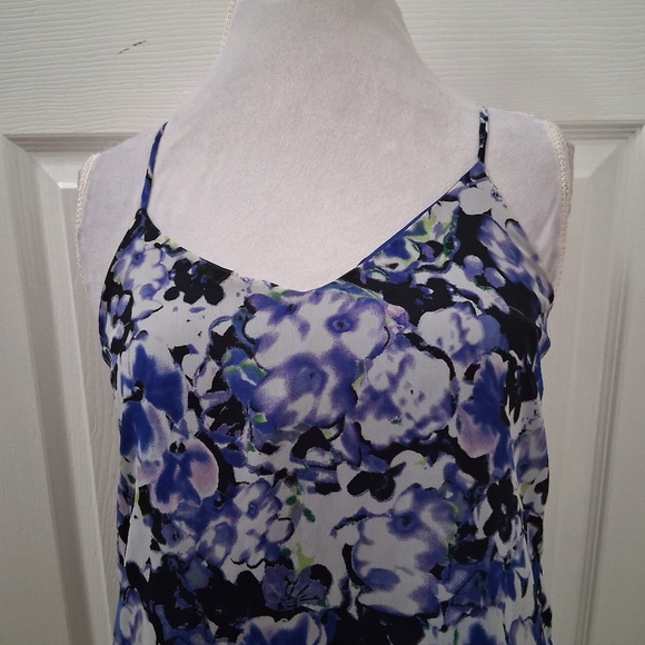 Express Reversible Floral Tank Top/Cami - Picture 2 of 6